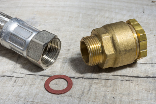Fournitures de plomberies pour installation circuit eau chaude