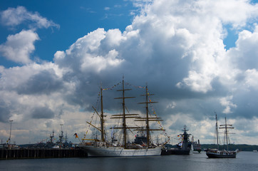 Gorch Fock Segenschiff im Heimathafen Kiel