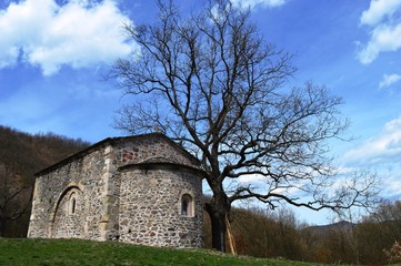 Fototapeta na wymiar old stone church 