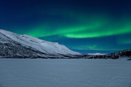 Nordlichter und Sternenhimmel über dem Nakkevatnet (Norwegen)