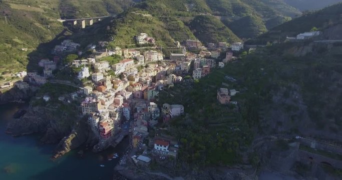 Vista Aerea del paese di RioMaggiore nel parco delle Cinque terre in Luguria 