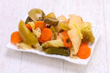 Pickled vegetables mix