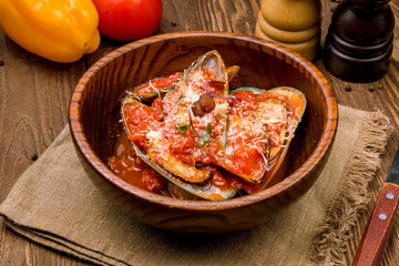 Mussels in tomato sauce