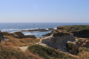 Fototapeta na wymiar Mendicino California Headlands View to beach from rock arch