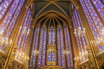 De Sainte Chapelle (Heilige Kapel) in Parijs, Frankrijk. De Sainte Chapelle is een koninklijke middeleeuwse gotische kapel in Parijs en een van de beroemdste monumenten van de stad