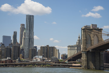 Obraz premium Brooklyn Bridge and New York Skyline