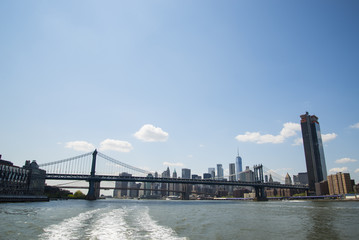 Obraz premium A view of New York from a ferry