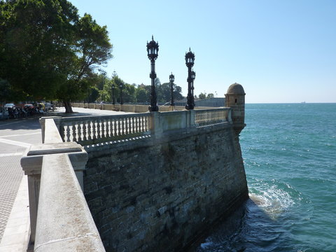 Cadice, bastioni sul mare