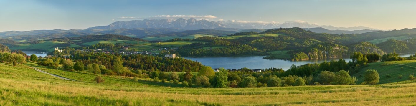 Szeroka panorama Pienin i Tatr