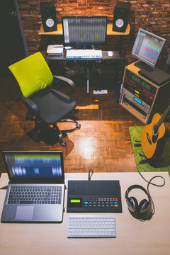 digital home studio, recording studio, post production, film editing studio, sound studio interior