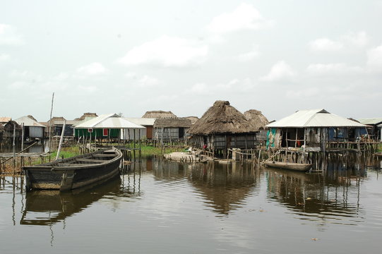 Benin, case sul Laho Nokou&eacute;