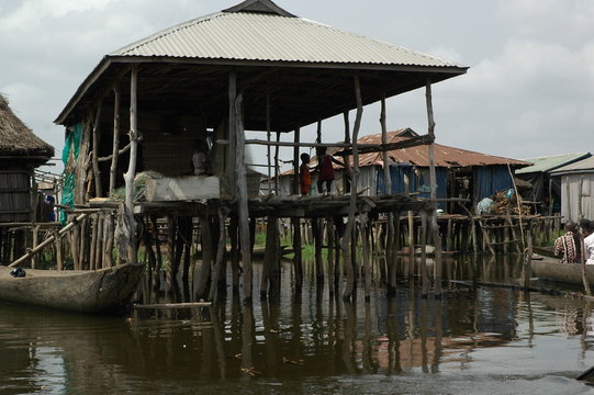 Benin, case sul Laho Nokou&eacute;