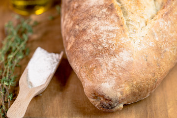Ligurisches Bauernbrot mit Rosmarin und Thymian