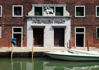 Fototapeta na wymiar Cristaleria Murano Venice