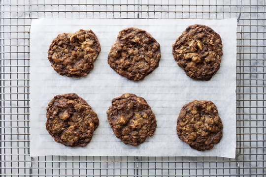 Close-up of cookies on cooling rack