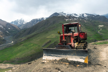 Old abandoned bulldozer © Vastram
