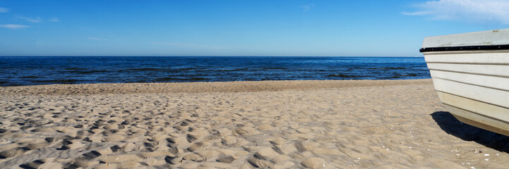 Fototapeta na wymiar Traces in the sand on the Baltic Sea
