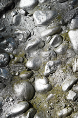 Naturstein mit Farbe dekorieren