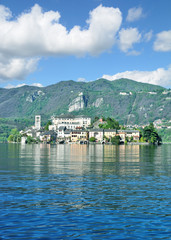 Blick von Orta San Giulio zur Isola San Giulio im Ortasee,Piemont,Italien