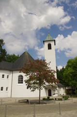 Fototapeta na wymiar St. Otto Kirche Ottobrunn