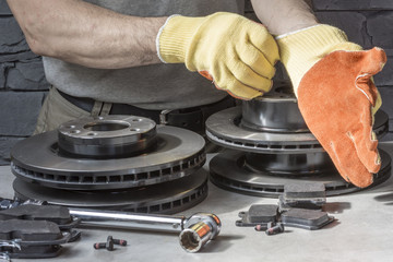 Disques de freins neufs et plaquettes pour véhicules automobiles avant montage