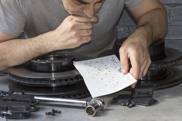 Disques de freins neufs et plaquettes pour véhicules automobiles avant montage