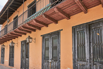 Old building architecture of Zona Colonial in Santo Domingo, Dominican Republic - obrazy, fototapety, plakaty