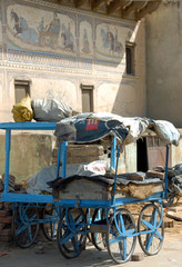 étale de marché sur roues à Mandawa, Rajasthan, Inde