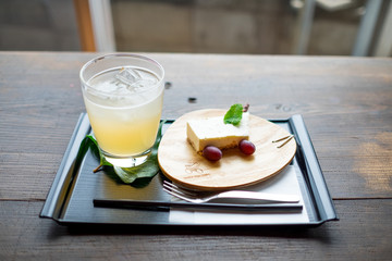 香川県 男木島 オンバカフェ　チーズケーキ