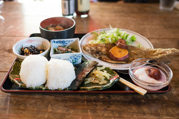 香川県 小豆島 中山 棚田 こまめ食堂 おにぎり定食