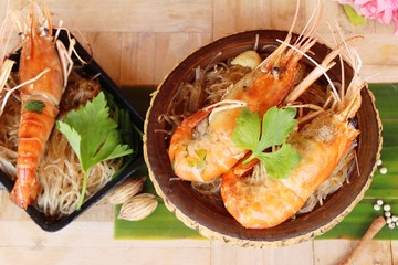 Baked shrimp with glass noodles is delicious