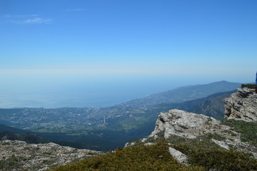 Fototapeta na wymiar mountains over Yalta