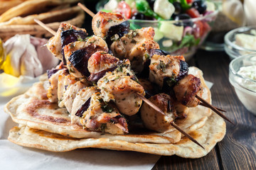 Chicken Souvlaki with pita bread and tzatziki sauce