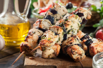 Chicken Souvlaki with pita bread and tzatziki sauce