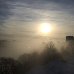 туман над рекой зимним утром