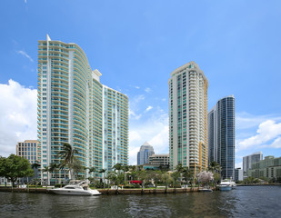 Fototapeta na wymiar Beautiful scenic riverfront condos and apartments located on Las Olas Riverwalk in downtown Fort Lauderdale, Florida, USA.