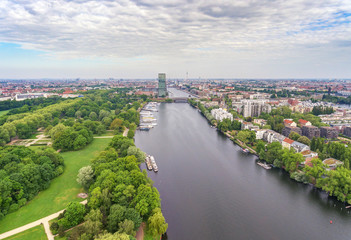 Berlin, Luftaufnahme mit Jannowitzbrücke und Fernsehturm