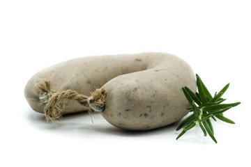 Grobe Leberwurst isoliert freigestellt auf weißen Hintergrund, Freisteller