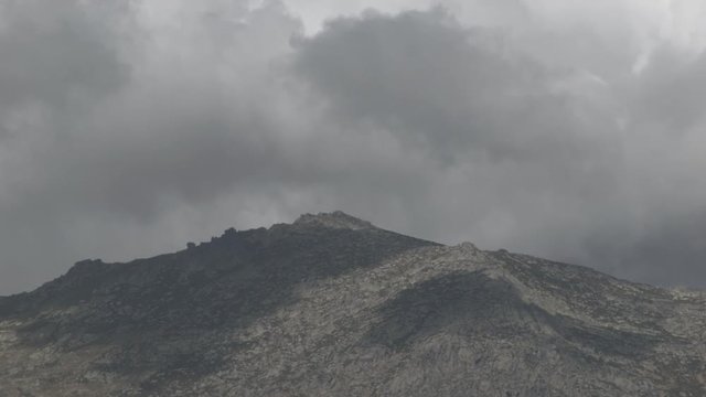 timelapses mountains valle del jerte clouds