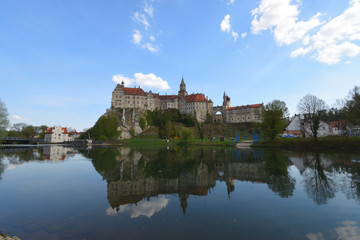 Fototapeta premium Sigmaringen (Zollernalbkreis), Baden-Württemberg, Deutschland - April 21, 2018 : Blick auf Schloss Sigmaringen.