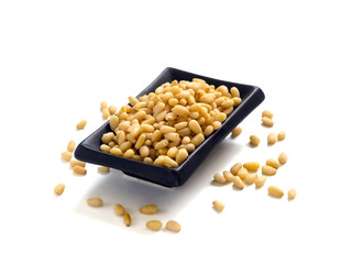 Square plate with pine nuts