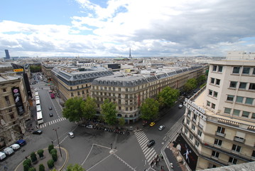  Eiffel Tower; city; urban area; metropolitan area; building