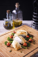 Paste Hojaldre Pollo y Pesto