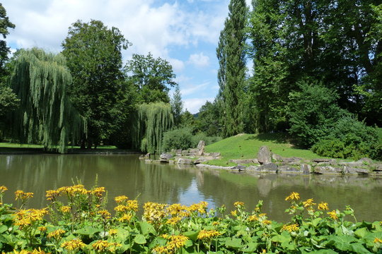 Teich und Große Telekie im Kurpark Bad Mergentheim.