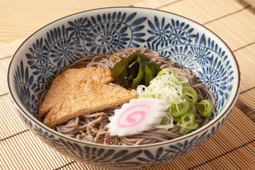 冷やしきつねそば