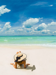 Fototapeta na wymiar woman resting at the tropical Thailand beach