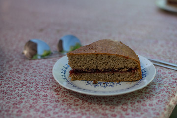 Buchweizen Kuchen auf dem Tisch