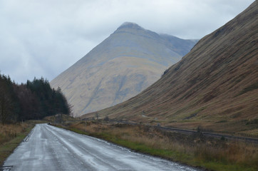 Fototapeta na wymiar Country road in Schotland
