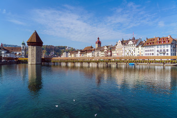 Obraz na płótnie Canvas Chapel wooden bridge (XIV c.) and water tower, Lucerne, Switzerland