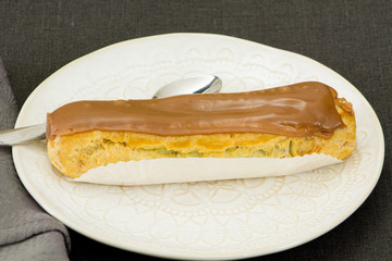 éclair au chocolat
